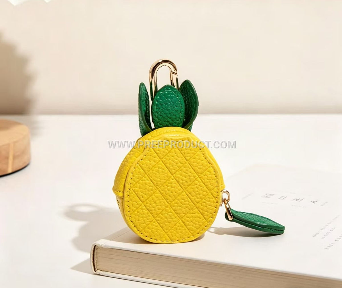 Fruit‑Print Mini PU Wallet Keychain with Fresh‑Style Storage