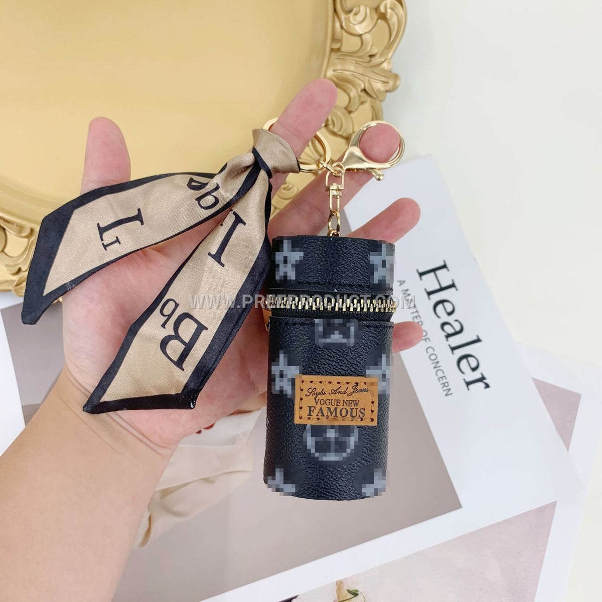 Checkered PU Mini Wallet With Keychain Loop And Earphone Pocket